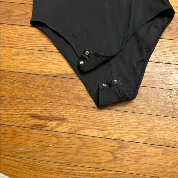 Everlane The Long-Sleeve V-neck Supima® Bodysuit (S) - Picture 5 of 7